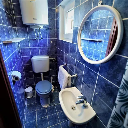 Apartman Lidija Karin Donji *