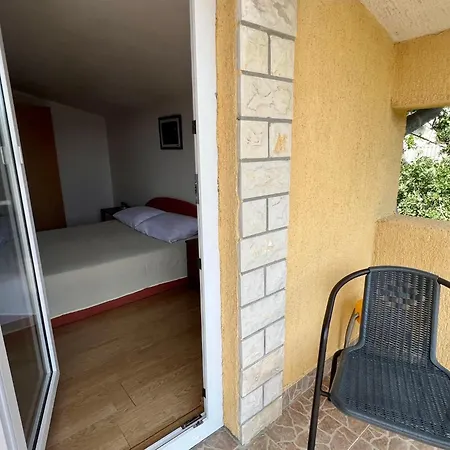 Apartman Lidija Karin Donji *