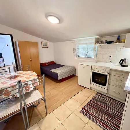 Lidija Karin Donji Apartamento *