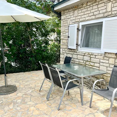 Apartman Lidija Karin Donji