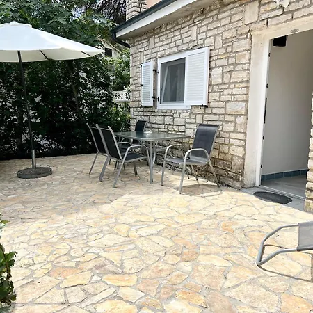 Apartament Lidija Karin Donji *