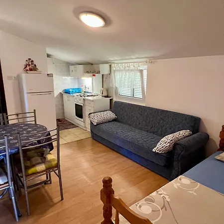 Apartmán Lidija Karin Donji *