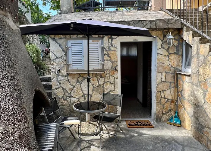 Lidija Karin Donji Apartmán *