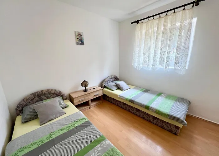 Lidija Karin Donji Apartmán *