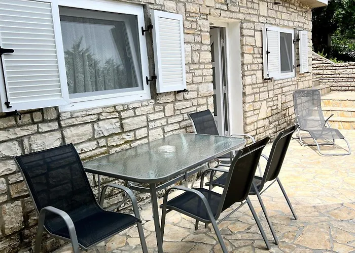 Lidija Karin Donji Apartmán *