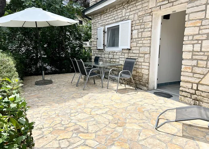 Apartmán Lidija Karin Donji *