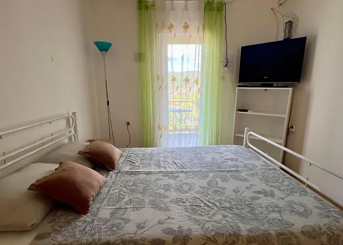 Lidija Karin Donji Apartmán *